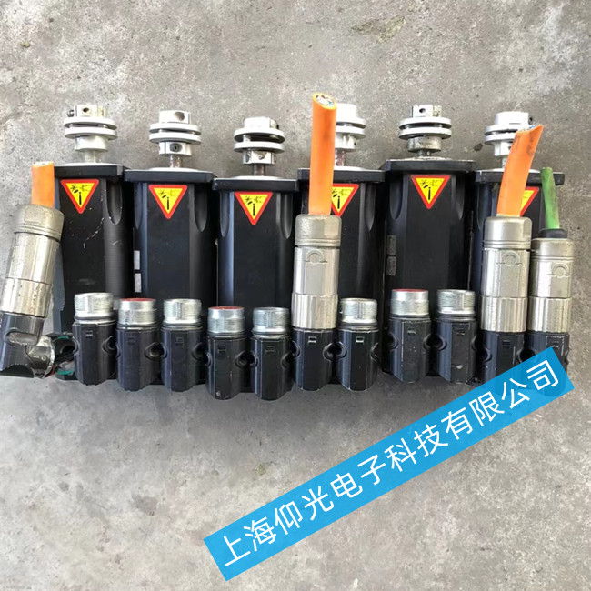半導(dǎo)體貝加萊伺服電機8LSA35.R0030D300-0報警顯示39006維修